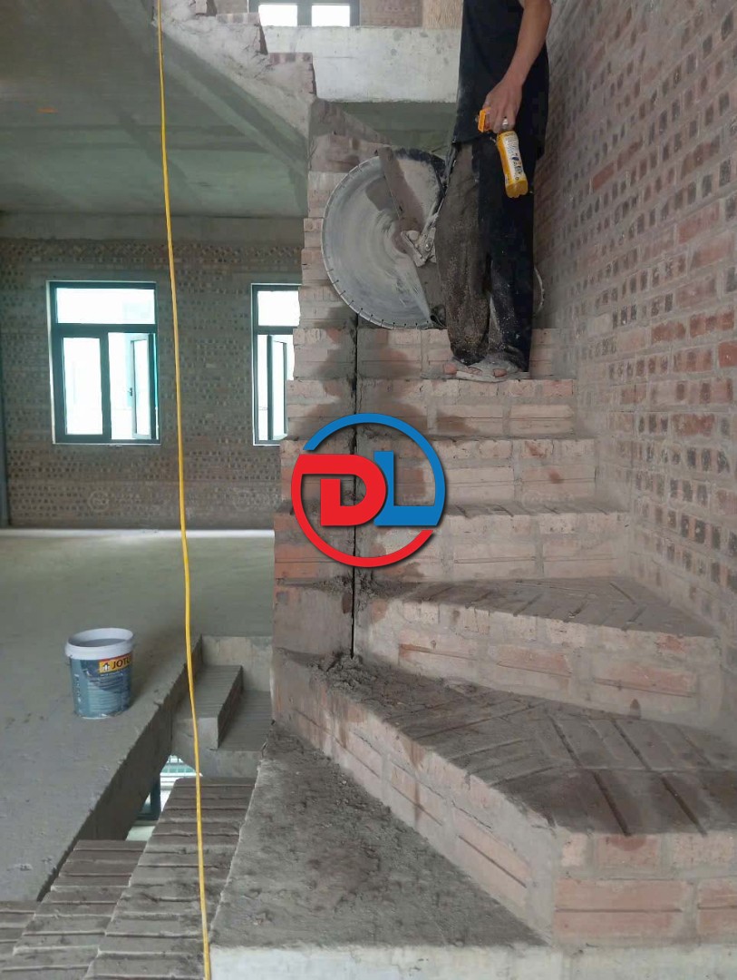 Khoan Cắt Bê Tông Quận 5 Khu Vực Bạn - Thợ Đến Nhanh Không Chờ