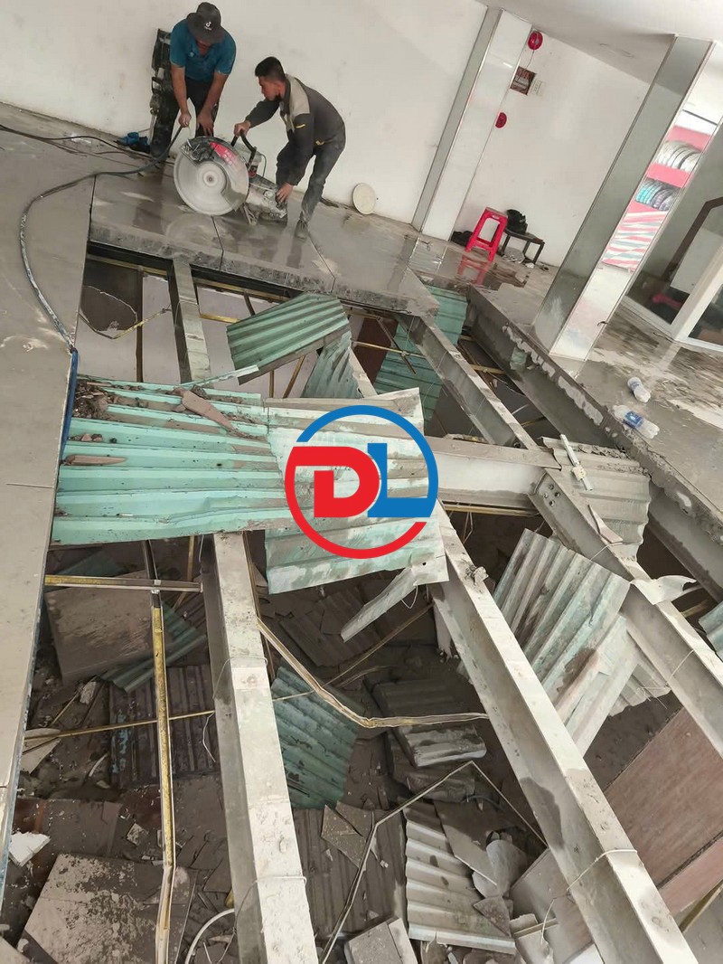 Phá Dỡ Nhà Xưởng Quận 4 Giá Rẻ | Thi Công An Toàn Tối Đa