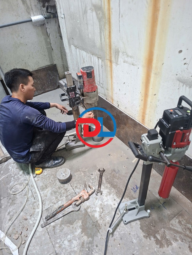 Khoan Rút Lõi Bê Tông Quận 8: Thi Công Chính Xác, Giá Rẻ Nhất