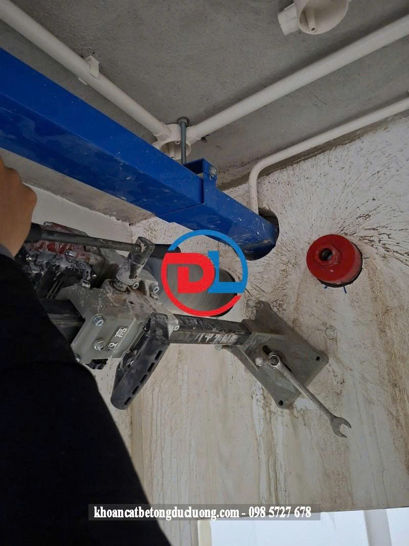 Khoan Rút Lõi Đường Ống PCCC & M&E Quận 1: Đúng Tiến Độ